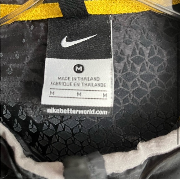 Nike Men’s Medium Black And Yellow Zip Up Windbreaker - Picture 3 of 4